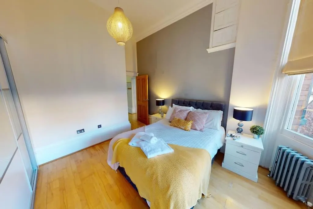 Land Of Green Ginger Apartment-Sleeps 2- Free Parking Kingston upon Hull
