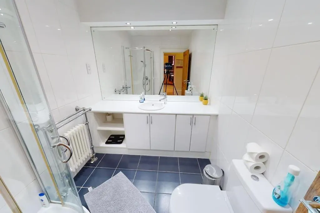 Land Of Green Ginger Apartment-Sleeps 2- Free Parking Kingston upon Hull