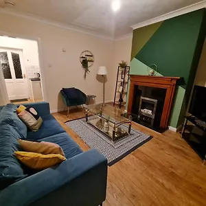 The Grove House With Free Parking Holiday home